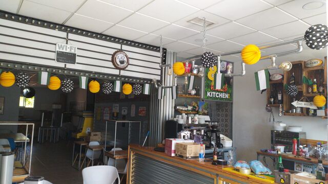 Y SI NO HAY FERIA, LA MONTAMOS NOSOTROS (MAYO 2020) - con las medidas de seguridad y prevención que nos exigía la situación -. 