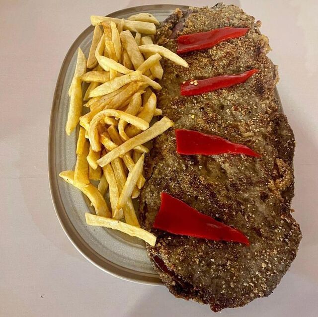 Cachopo tradicional de jamón y queso