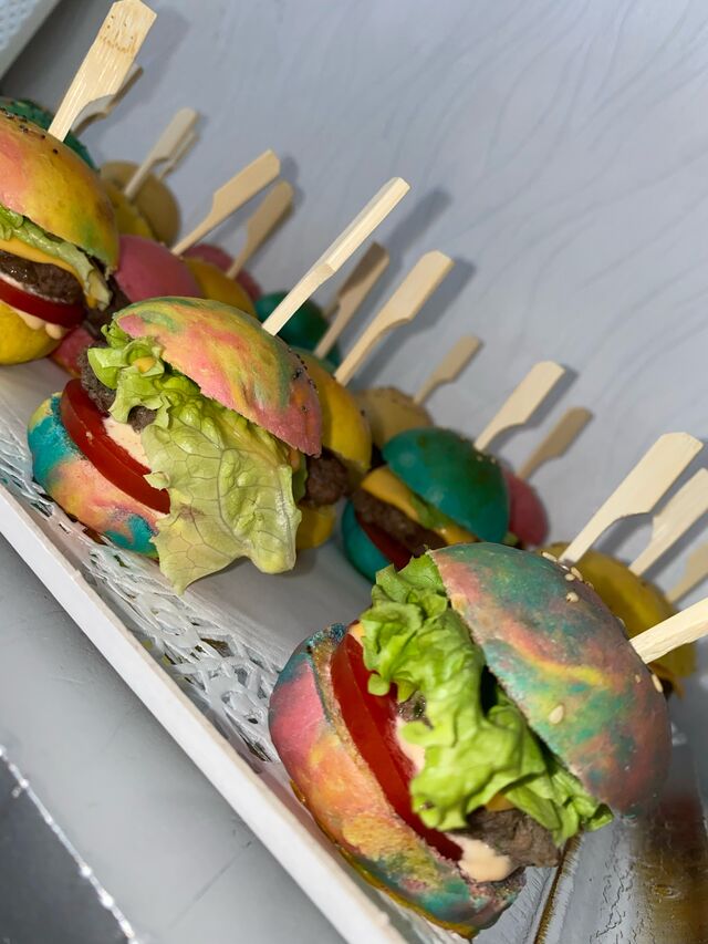 Hamburgers colorés 