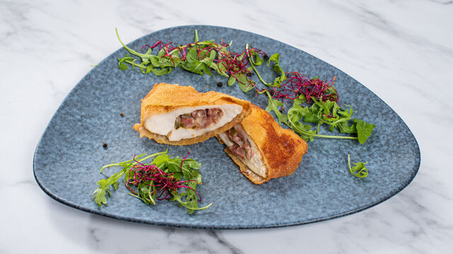 Jalapenoval töltött serranoval sajttal töltött csirkemell