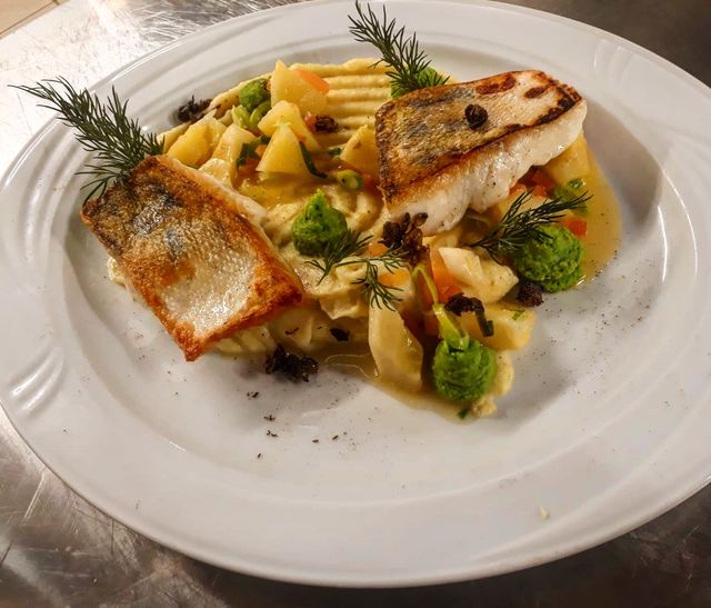 Tagesempfehlung Zanderfilet im Restaurant Grünheide Heydewirt am Peetzsee