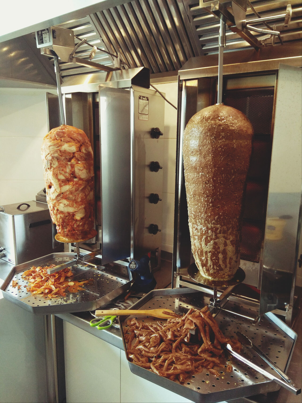 W serwowanych Państwu potrawach podajemy tylko świeżo grillowane mięsa najlepszej jakości dostępnej na rynku.