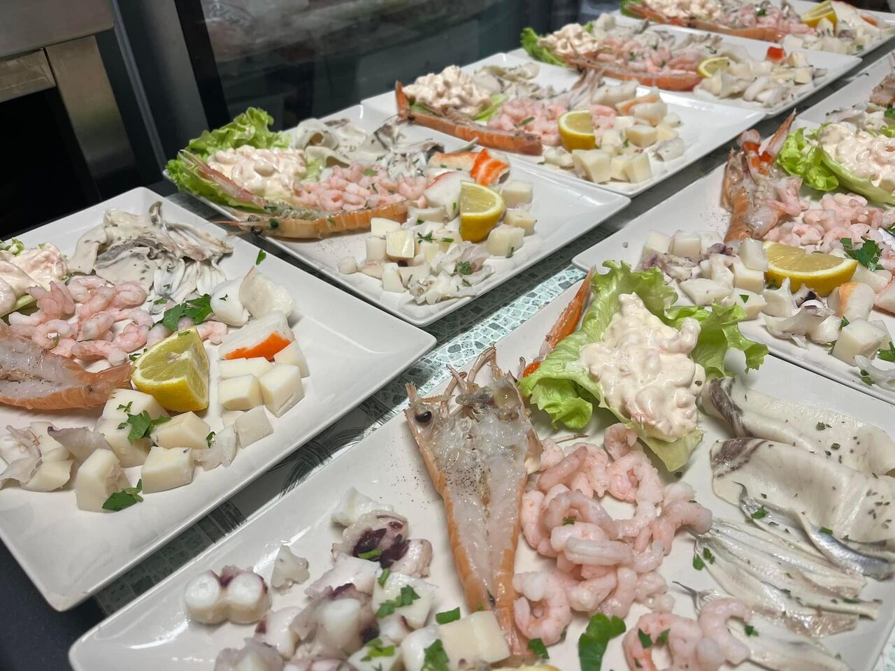 Antipasto di mare con il pescato del giorno