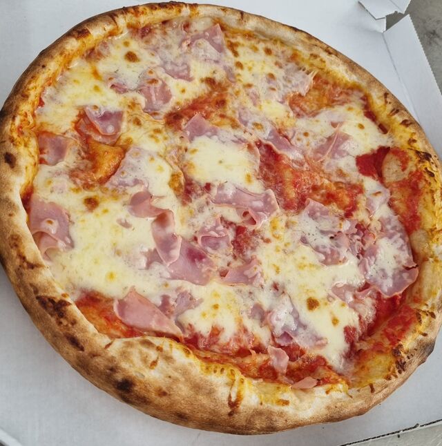 Šunková Pizza - 199,- kč - Rajčatová omáčka, šunka, mozzarella