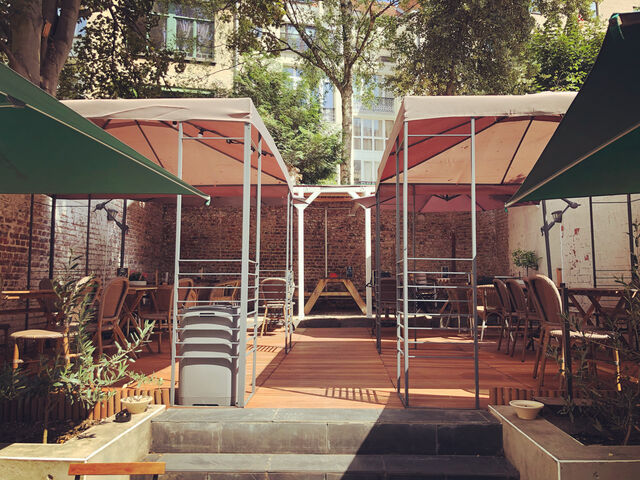 Cozy terrace for lunch (12h-14h30) or dinner (19h-21h30)