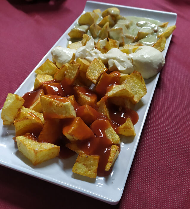 Patatas 3 salsas