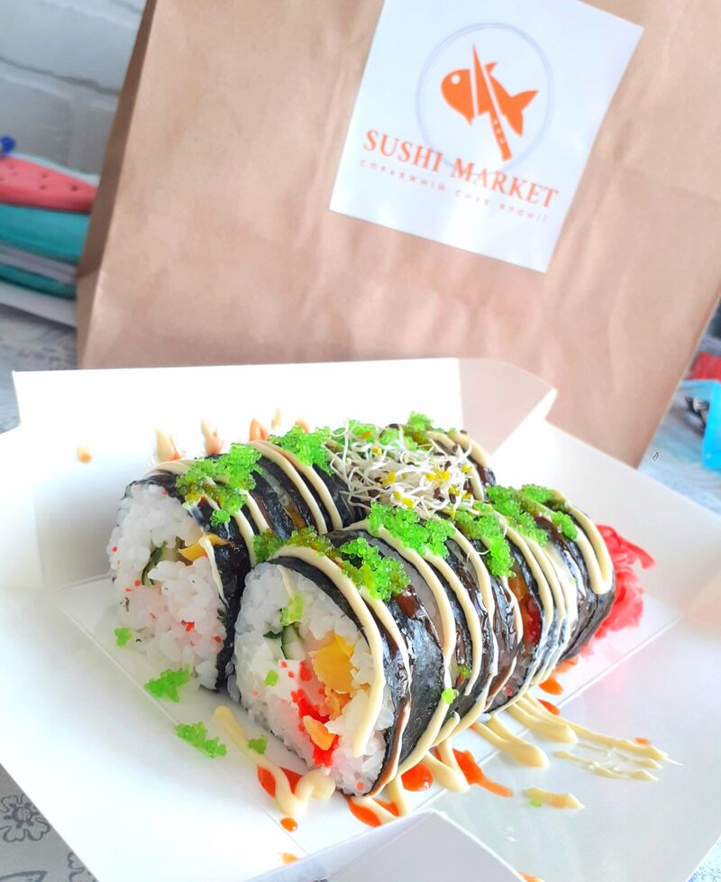 Футомакі з масляною рибою (копчена,солена)