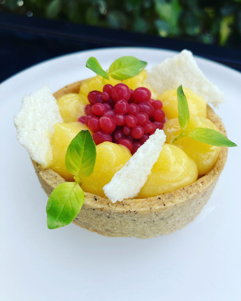 Tarte citron, billes framboise