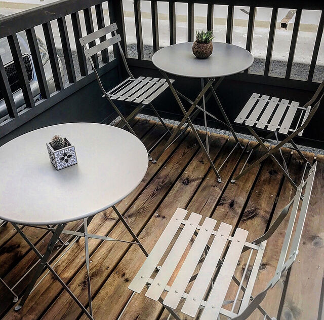 La petite terrasse de la pizzeria NOSSA ! 10 places.
(Nossa Pizzeria Sète)