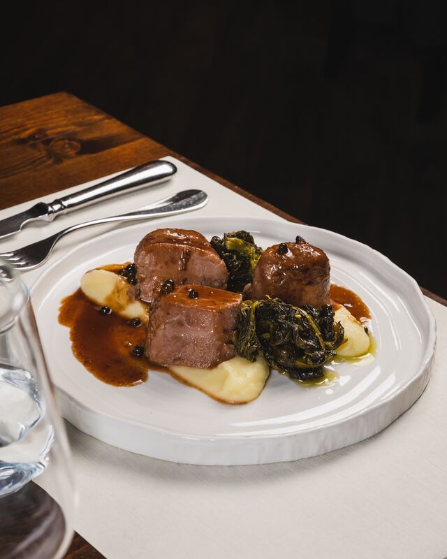 Filetto di cinta senese al pepe verde