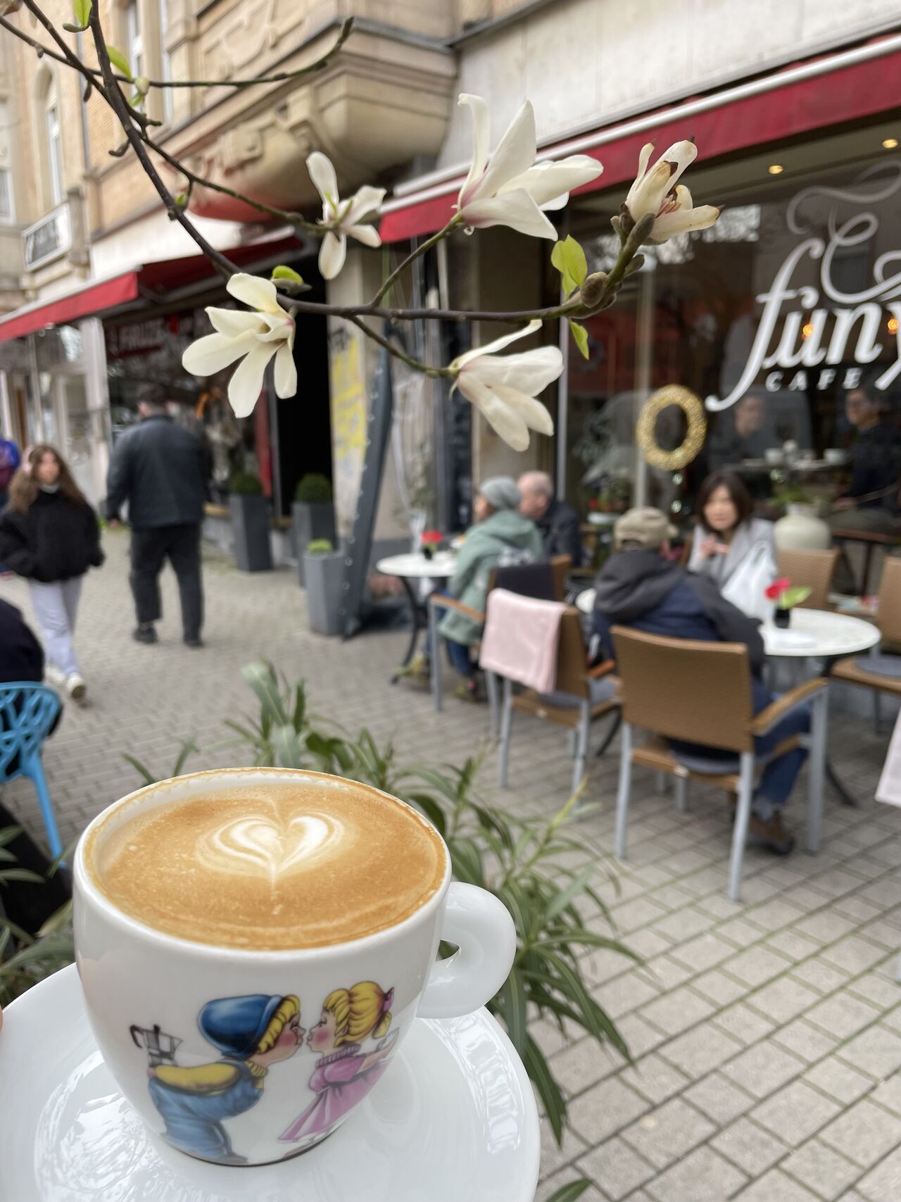 Sommersaison beginnt auf unserer Terasse