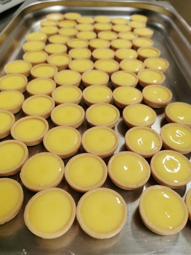 Préparation tartelettes au citron meringuées
