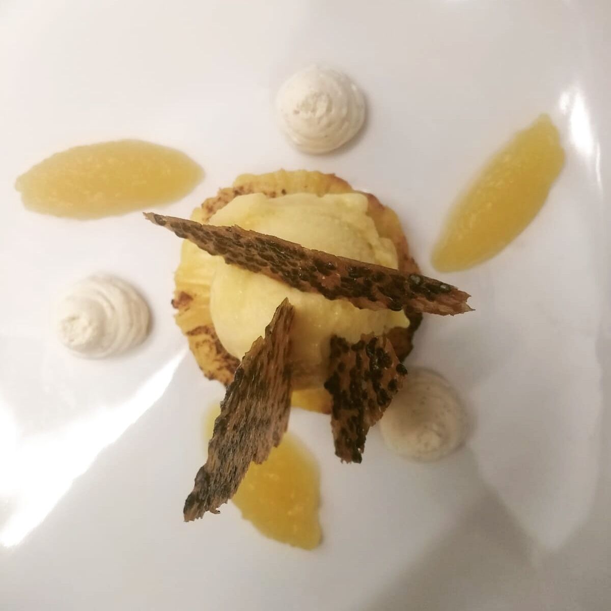 Ananas Rôti / Sorbet Exotique / Tuile Sésame