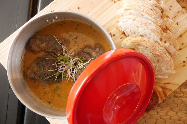 Bochechas de Porco preto estufadas 