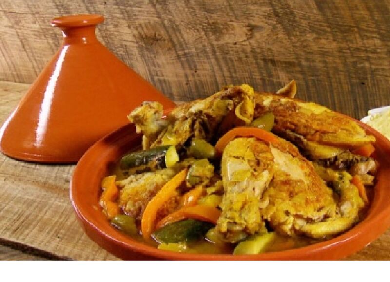 Tajine aux poulets fermier et citron 15,50 € la part
Poulets fermiers
+ légumes ou ou sauce oignon et raisin sec et pruneau