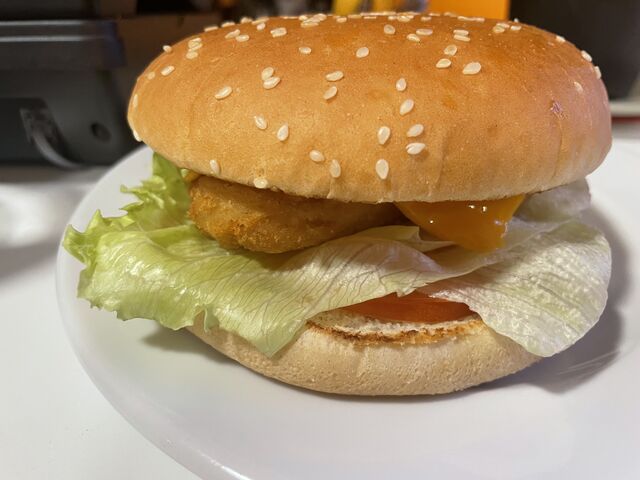 Crispy chicken burger