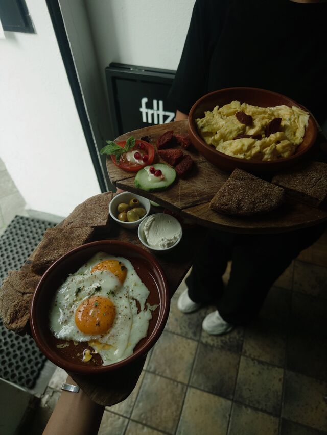 Marok. Eierpfanne und Rührei Natur