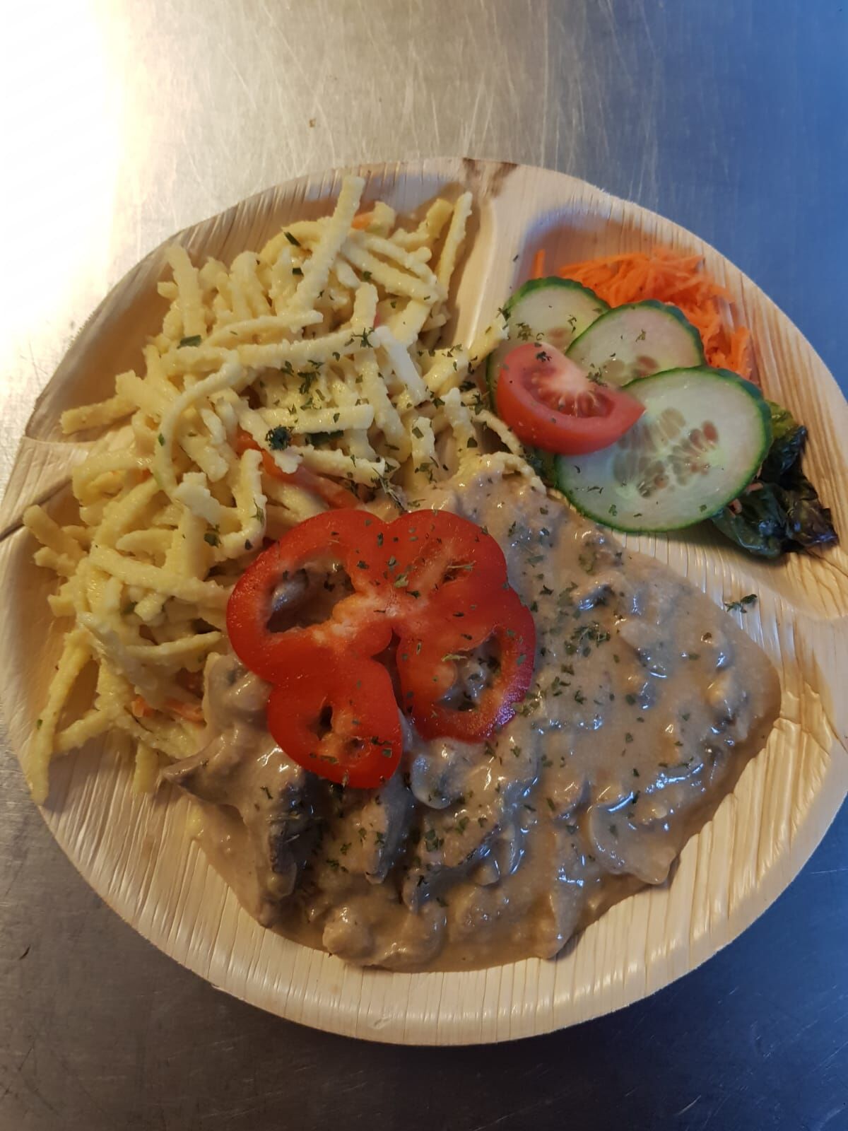 Abhol-und Lieferservice Schweinegeschnetzeltes