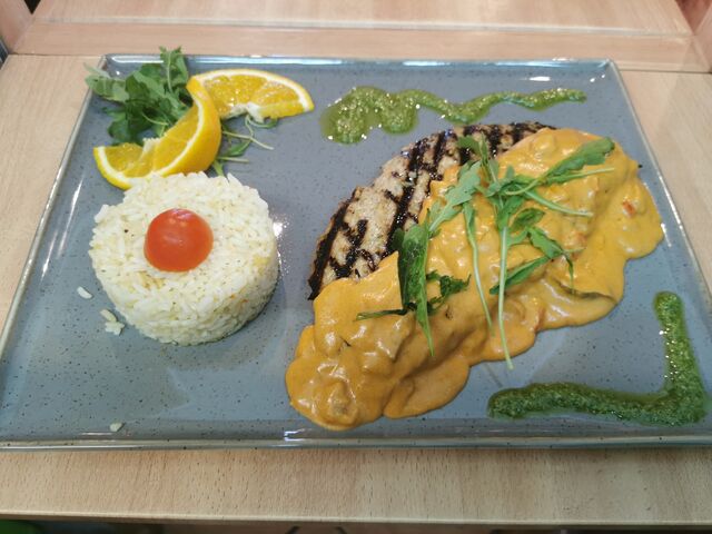 Bifteki gemisto me Feta