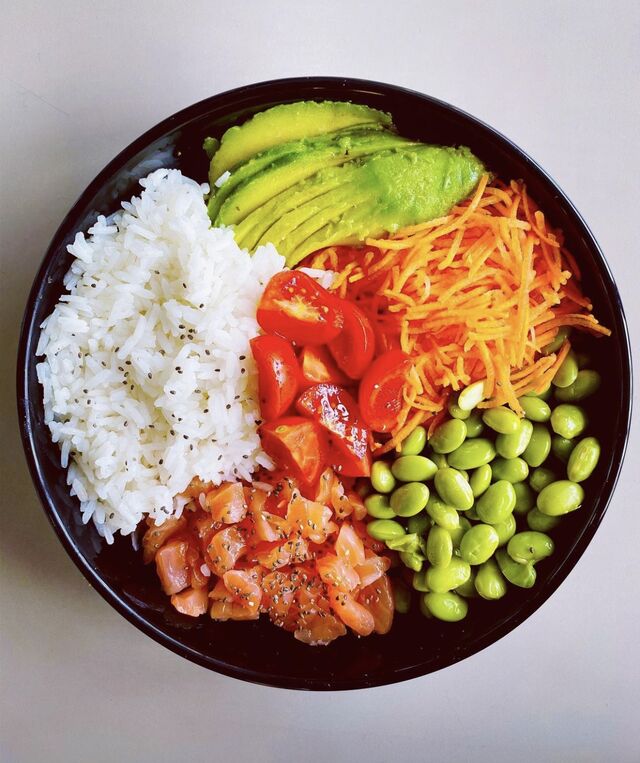 Poke’ salmone