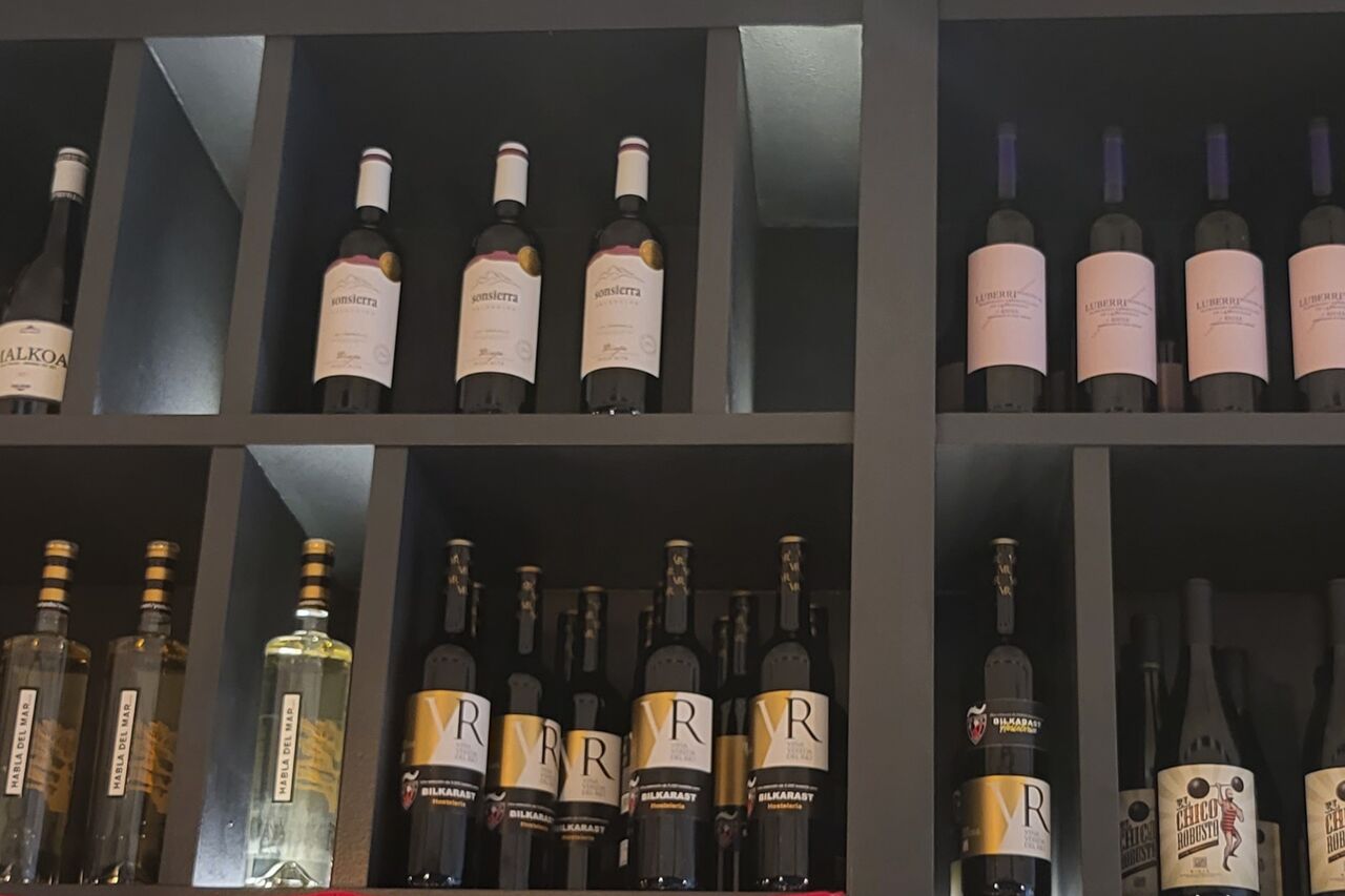 VINOS Y CERVEZAS PARA COMPARTIR Y DISFRUTAR