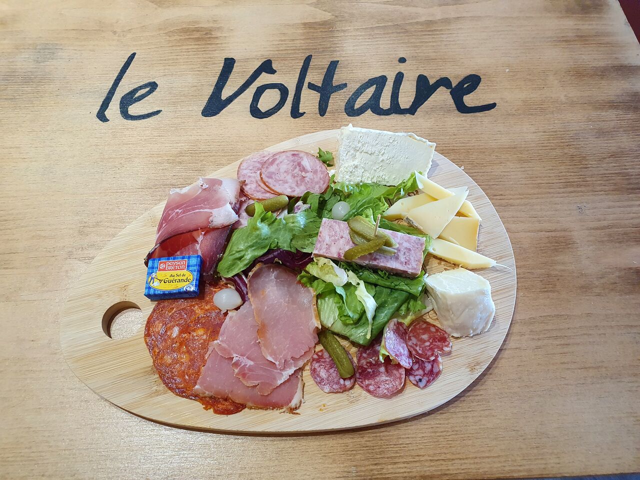 Planche apéritive pour accompagner vos apéros le week-end