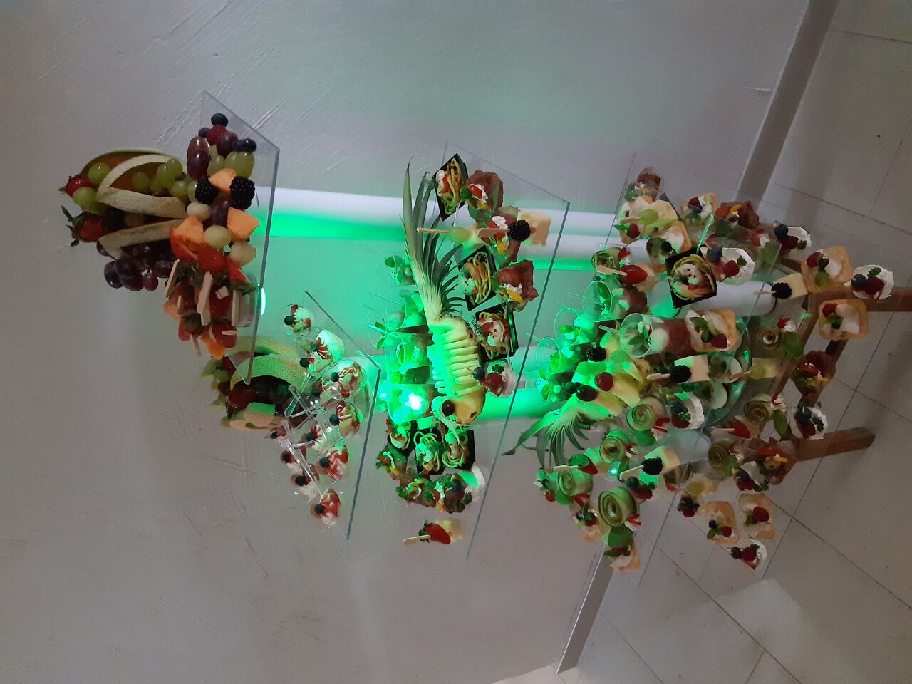 große Finger-Food-Etagere