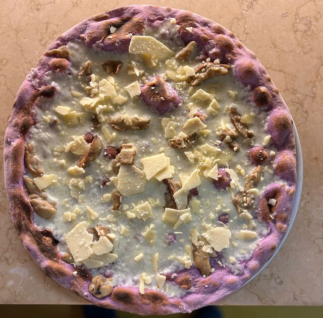 PORCINI FRESCHI E GRANA IMPASTO AL CAVOLO VIOLA