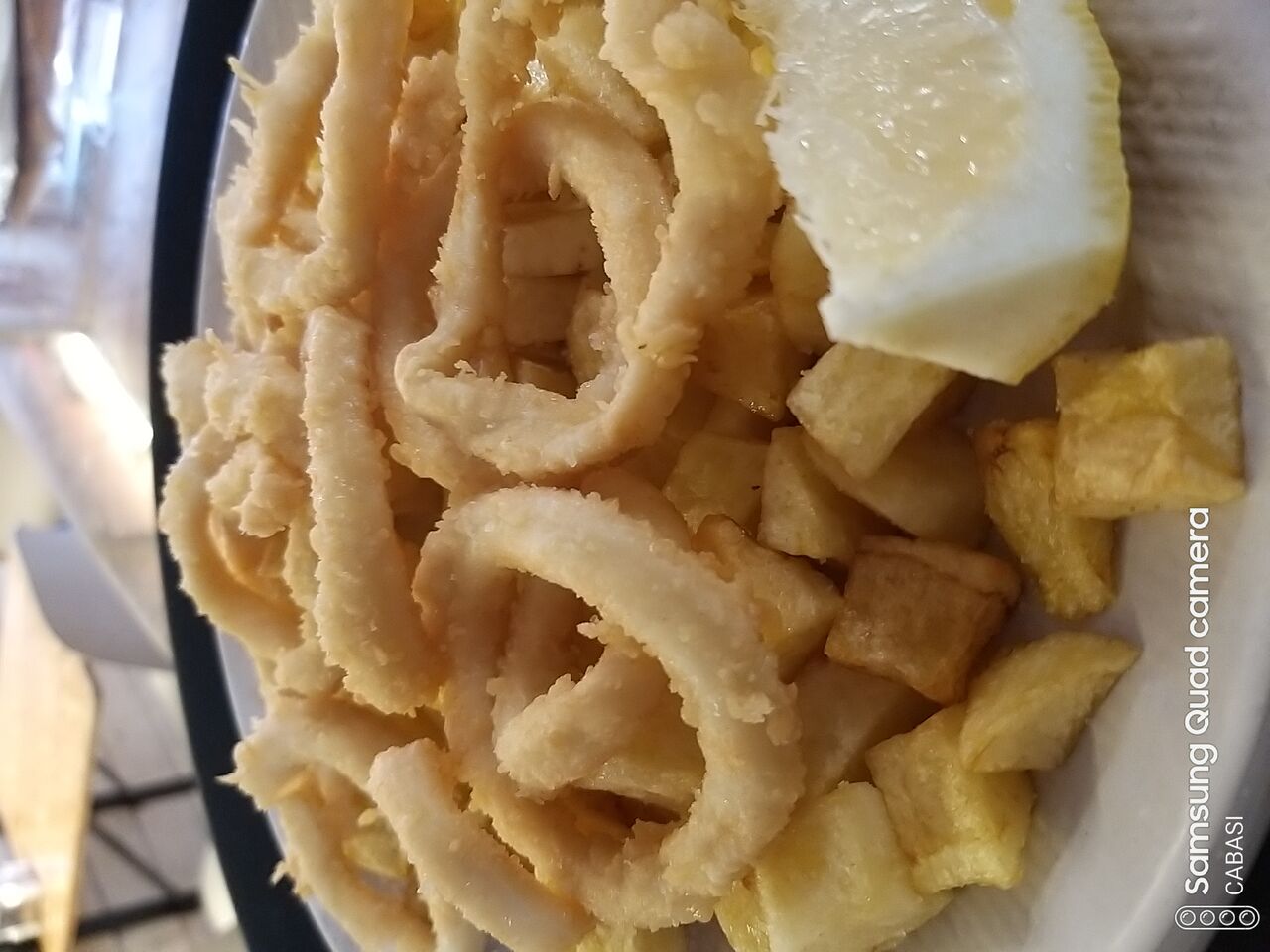 Calamares a la romana con patatas