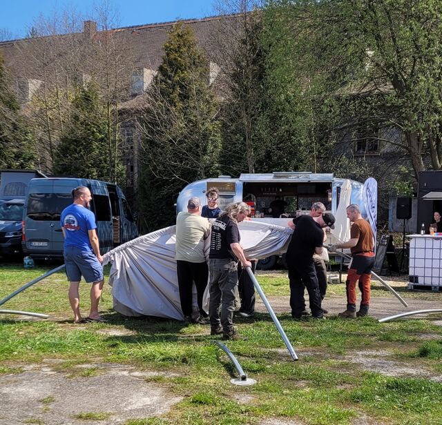 12 Mann und eine Shelter