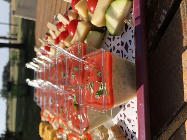 Panna cotta de courgette, coulis de tomate.
Brochette croquante