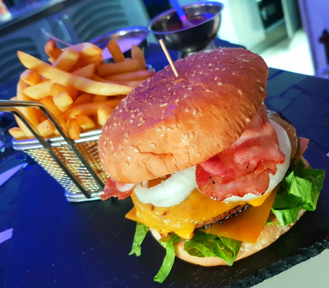 Try our delicious BURGERS! BEEF 200GR 