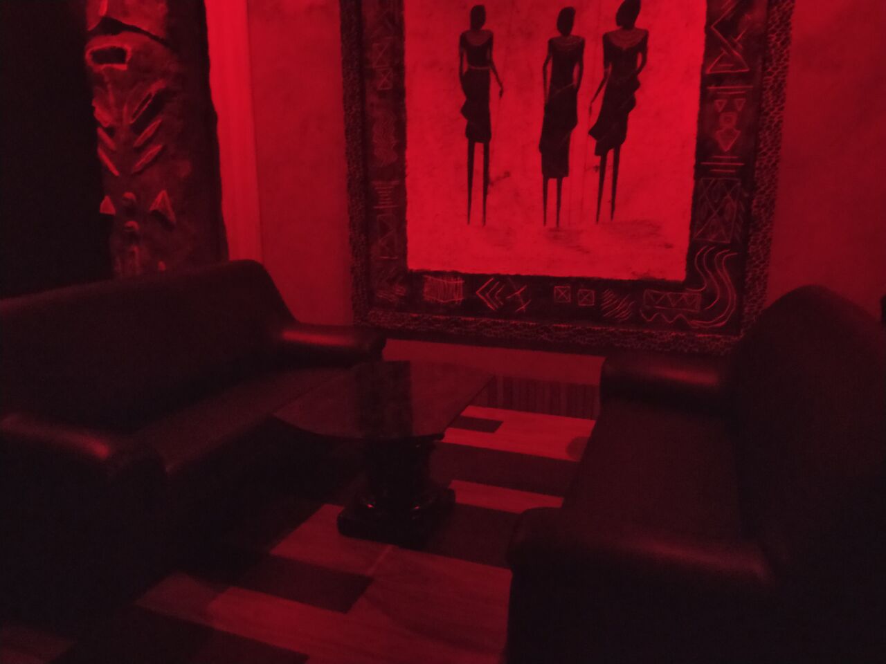 ZONA PAREJAS: SALON RELAX 1