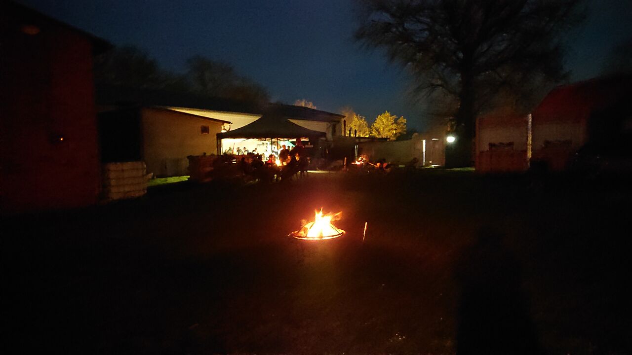 Genießen Sie laue Sommerabende am Feuer