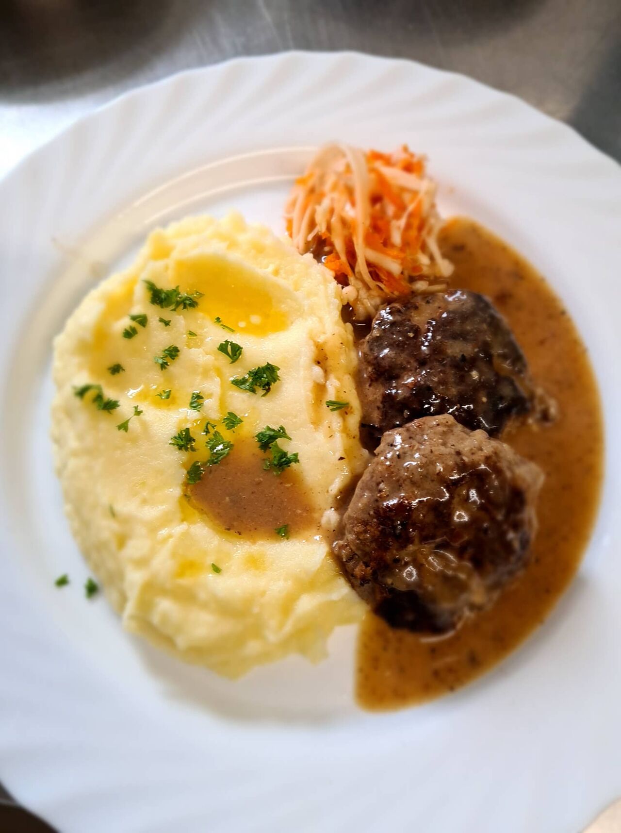 Fleischpflantzerl mit Kartoffelpüree