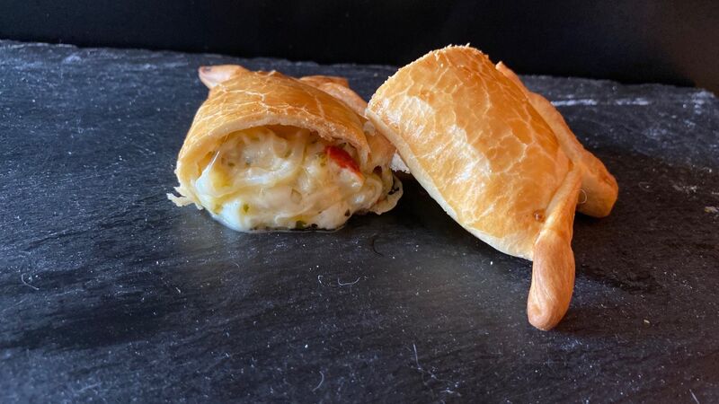 Empanada de cebolla y queso