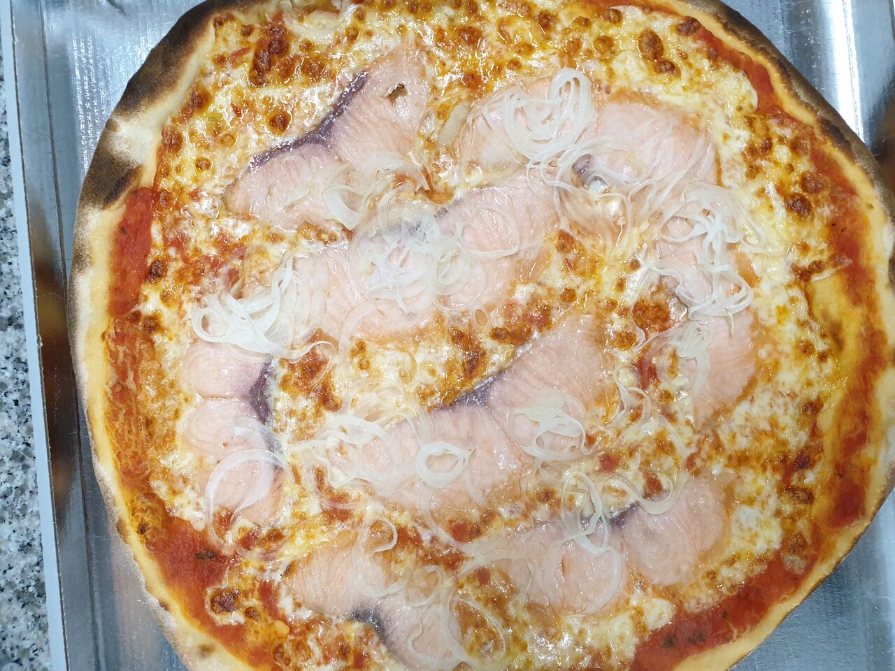 Pizza salmone