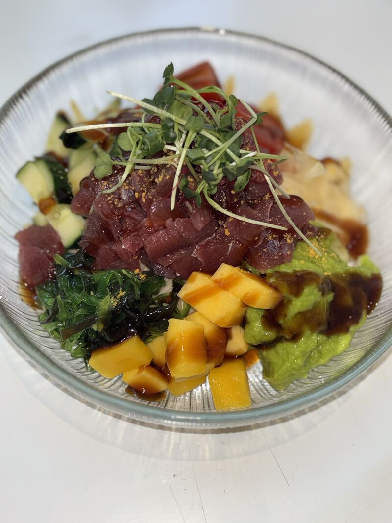 Poke atún fresco