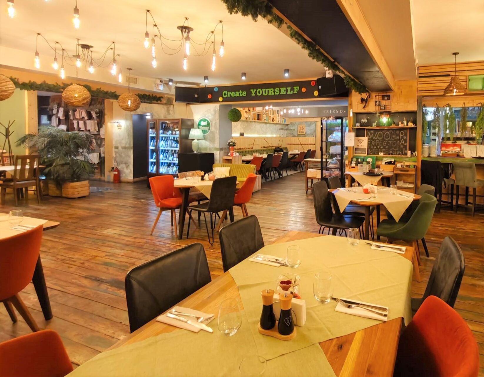 Momente Speciale la Restaurantul Wood