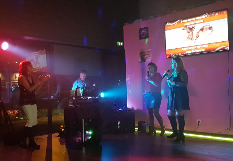 KARAOKE