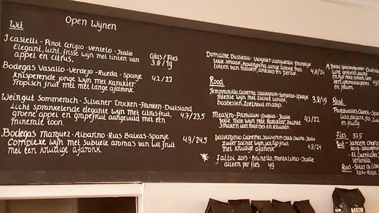 src=https://cdn.website.dish.co/media/14/e2/3114605/Le-Cafe-wijnkaart.jpg