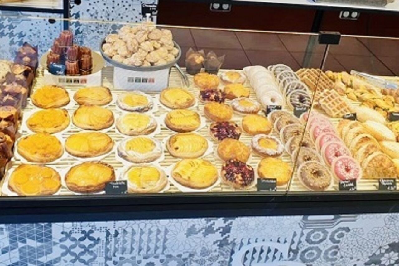 NOS PÂTISSERIES SE DEVORENT AUSSI AVEC LES YEUX.