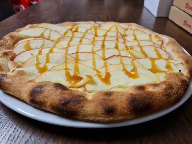 PIZZA DESSERT POMMES/CARAMEL beurre salé fait maison