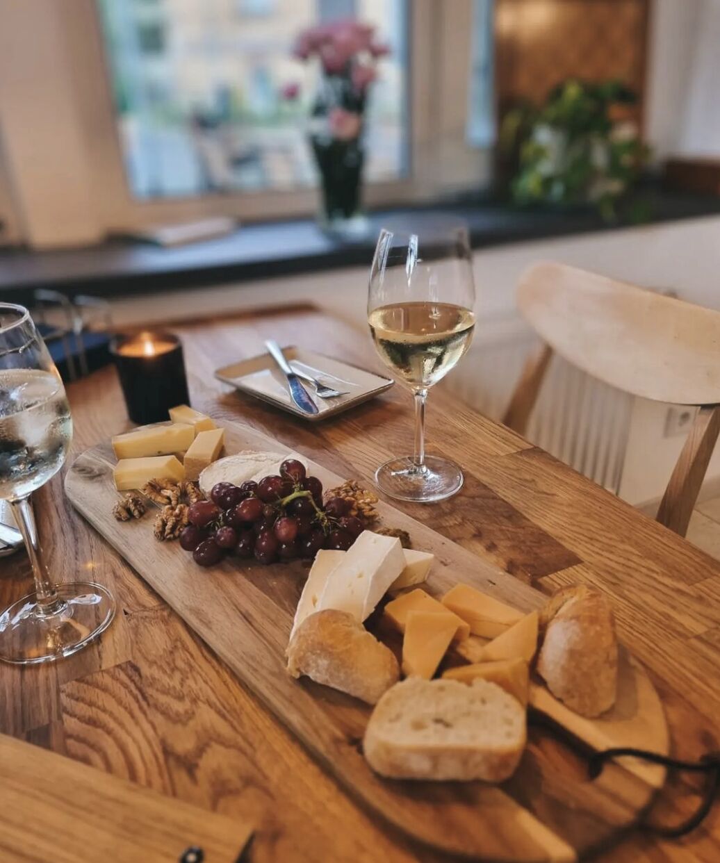 Käseplatte & Wein