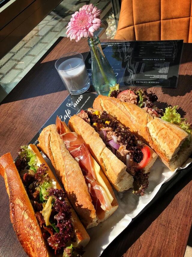 Frisch belegte Baguettes