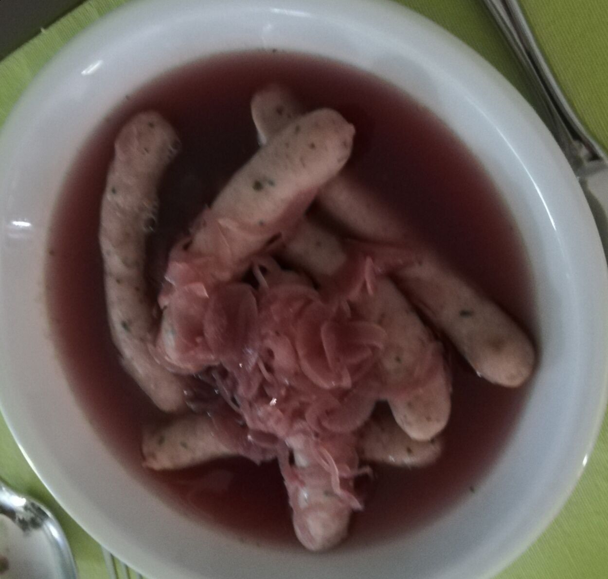 Saure Zipfl in Rotweinsud