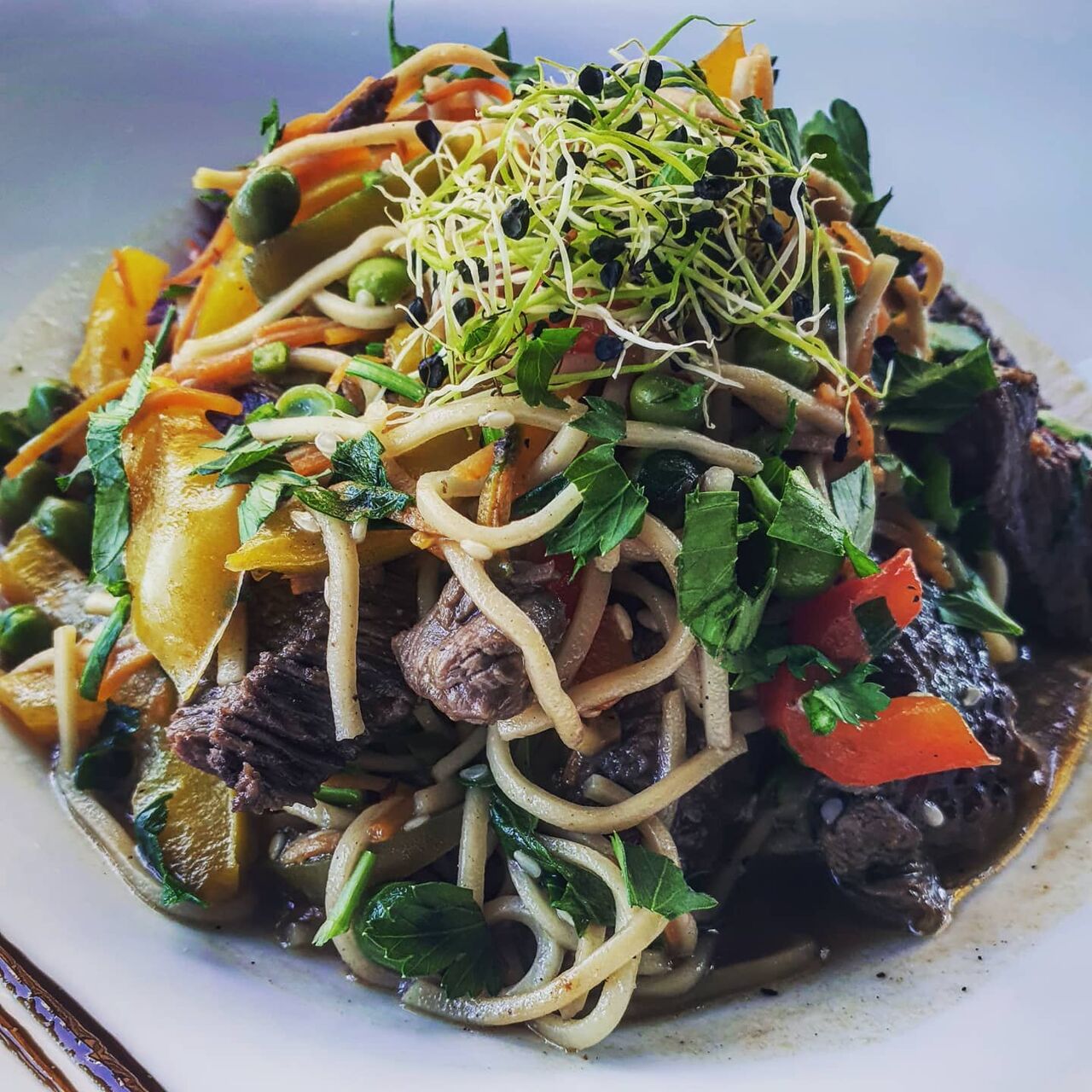 Wok de bœuf et légumes thaï!