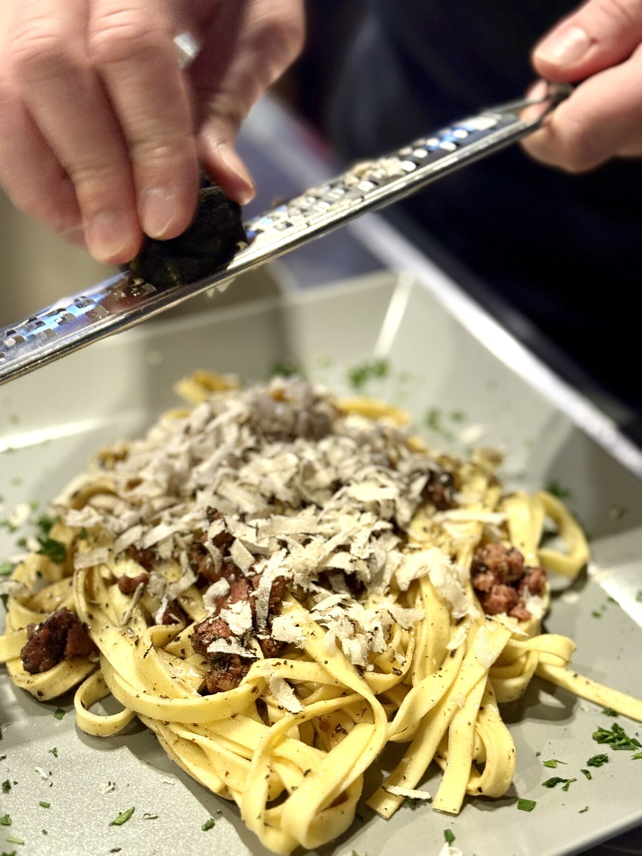 Frischer Trüffel auf Pasta fresca (frischer Pasta) ist immer ein Hochgenuss.