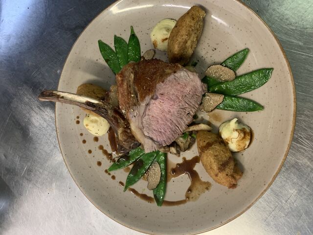 Kalbskotelette | Erbse | Trüffel | Spätburgunderjus