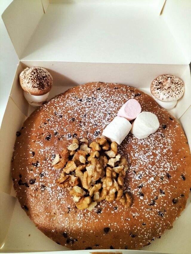 Cookie géant à 9€ aux pépites de chocolat. Option noix ou guimauve à 10,50€. Sur commande uniquement. Matin, midi ou soir ...